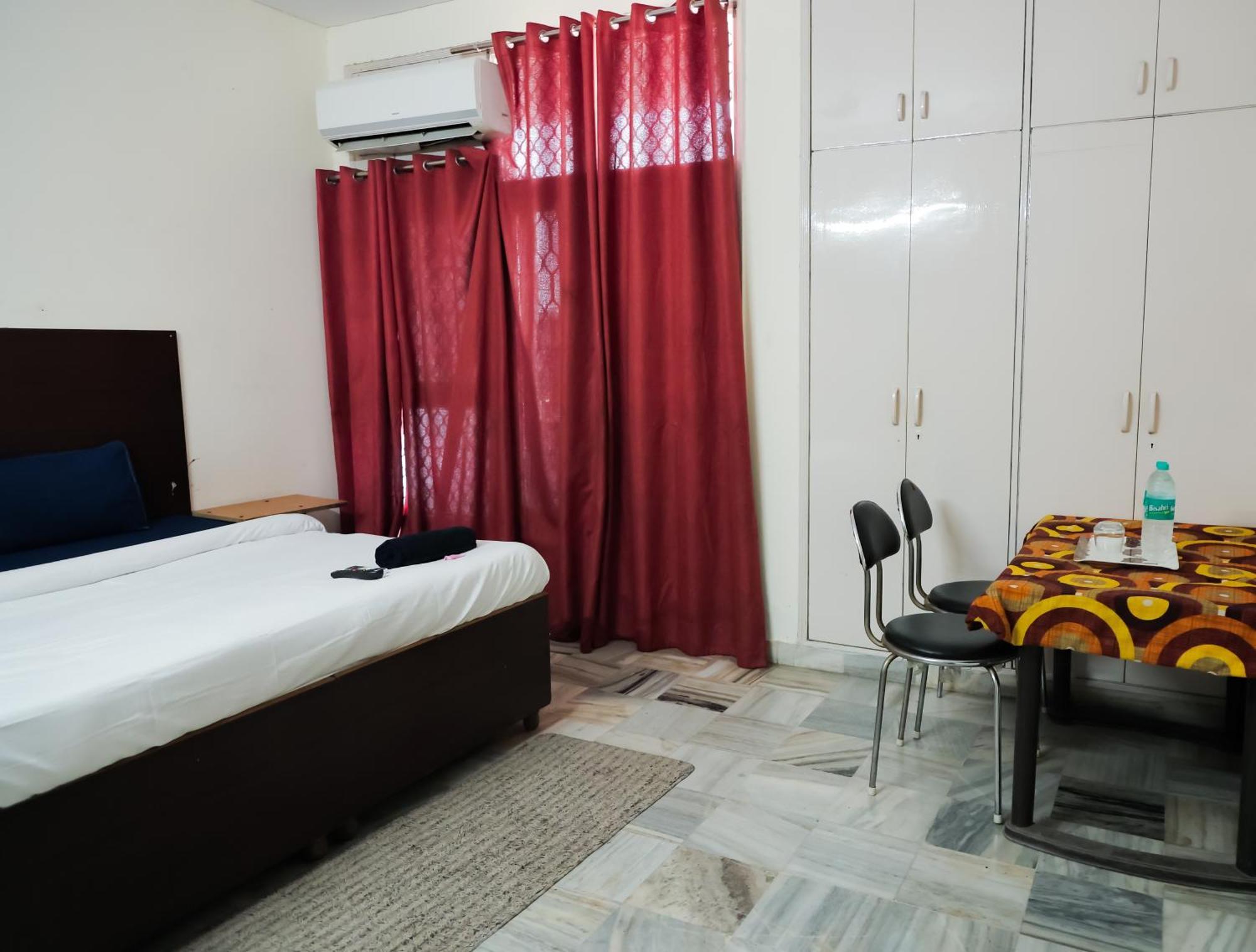 Hotel Green Villa - Near Anand Vihar Station New Delhi Bagian luar foto