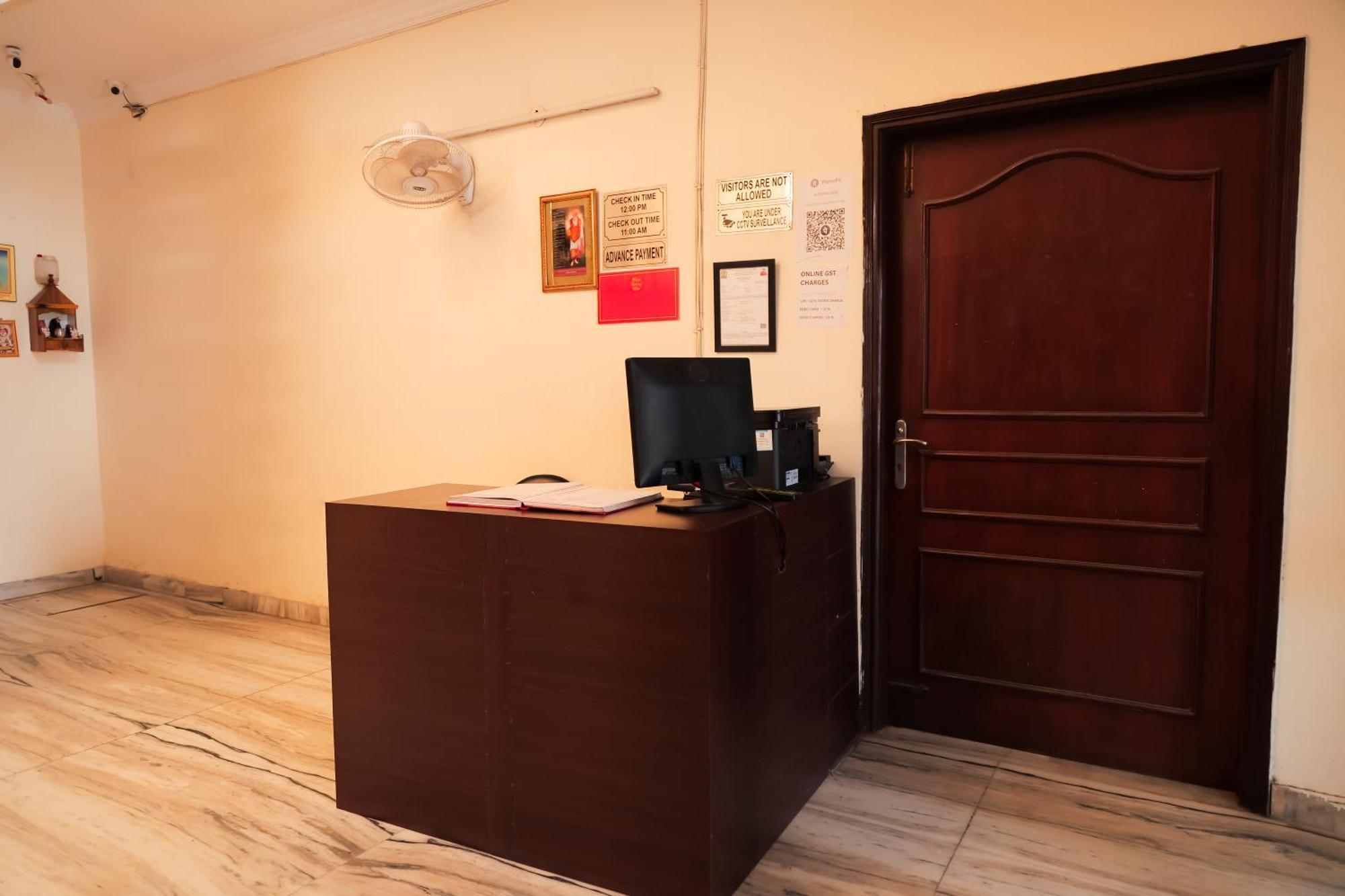 Hotel Green Villa - Near Anand Vihar Station New Delhi Bagian luar foto