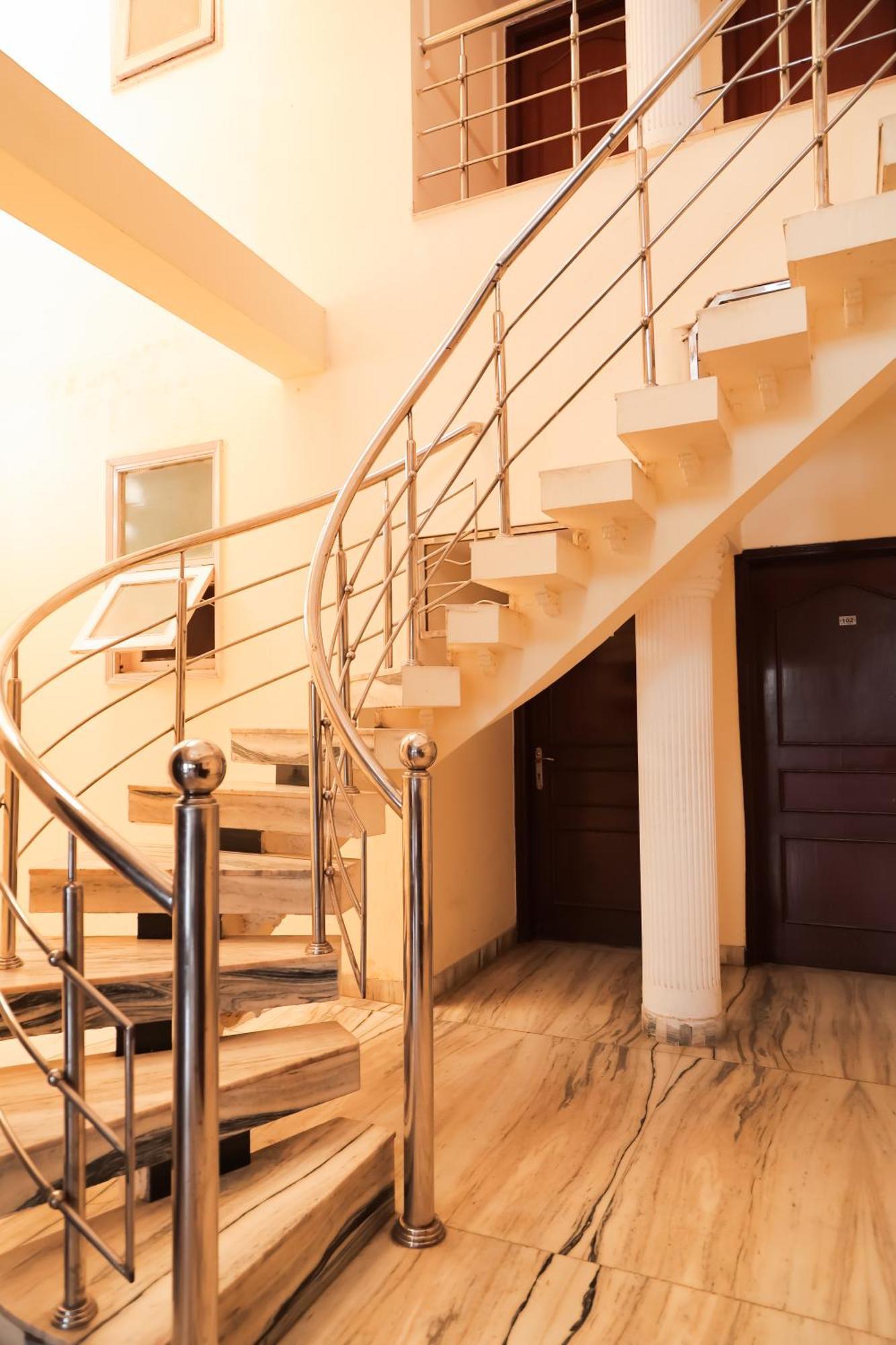 Hotel Green Villa - Near Anand Vihar Station New Delhi Bagian luar foto